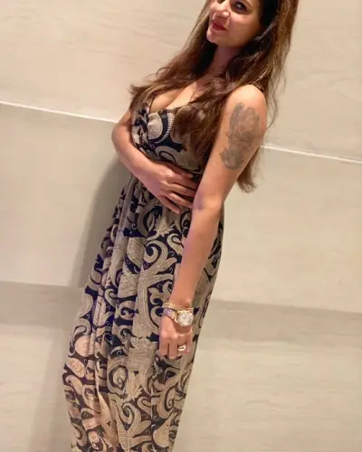 Aron Escort